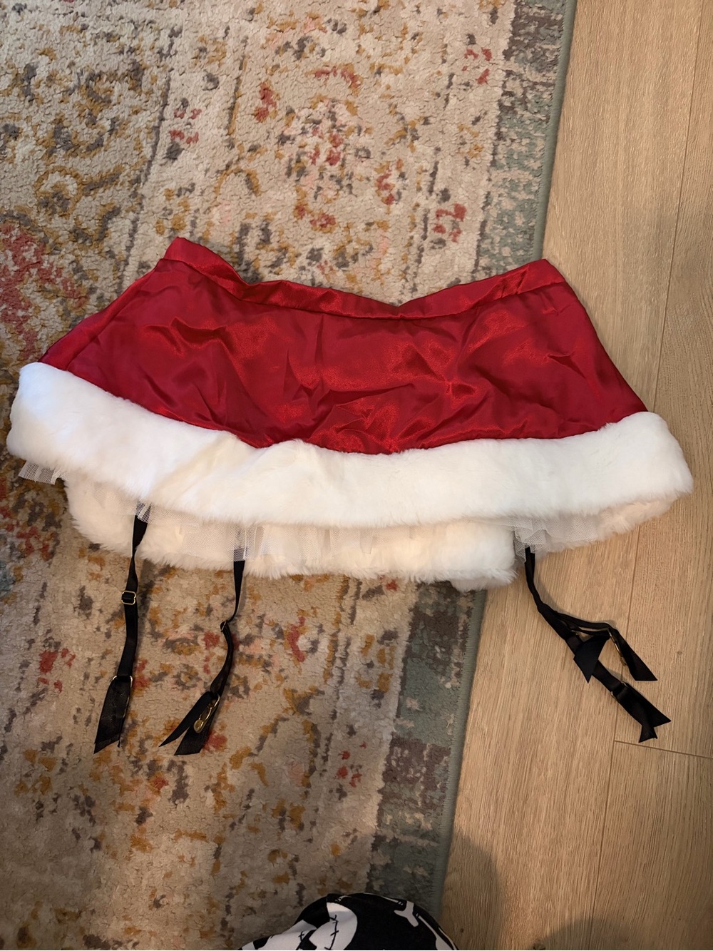 Victoria’s Secret Santa Skirt y2k